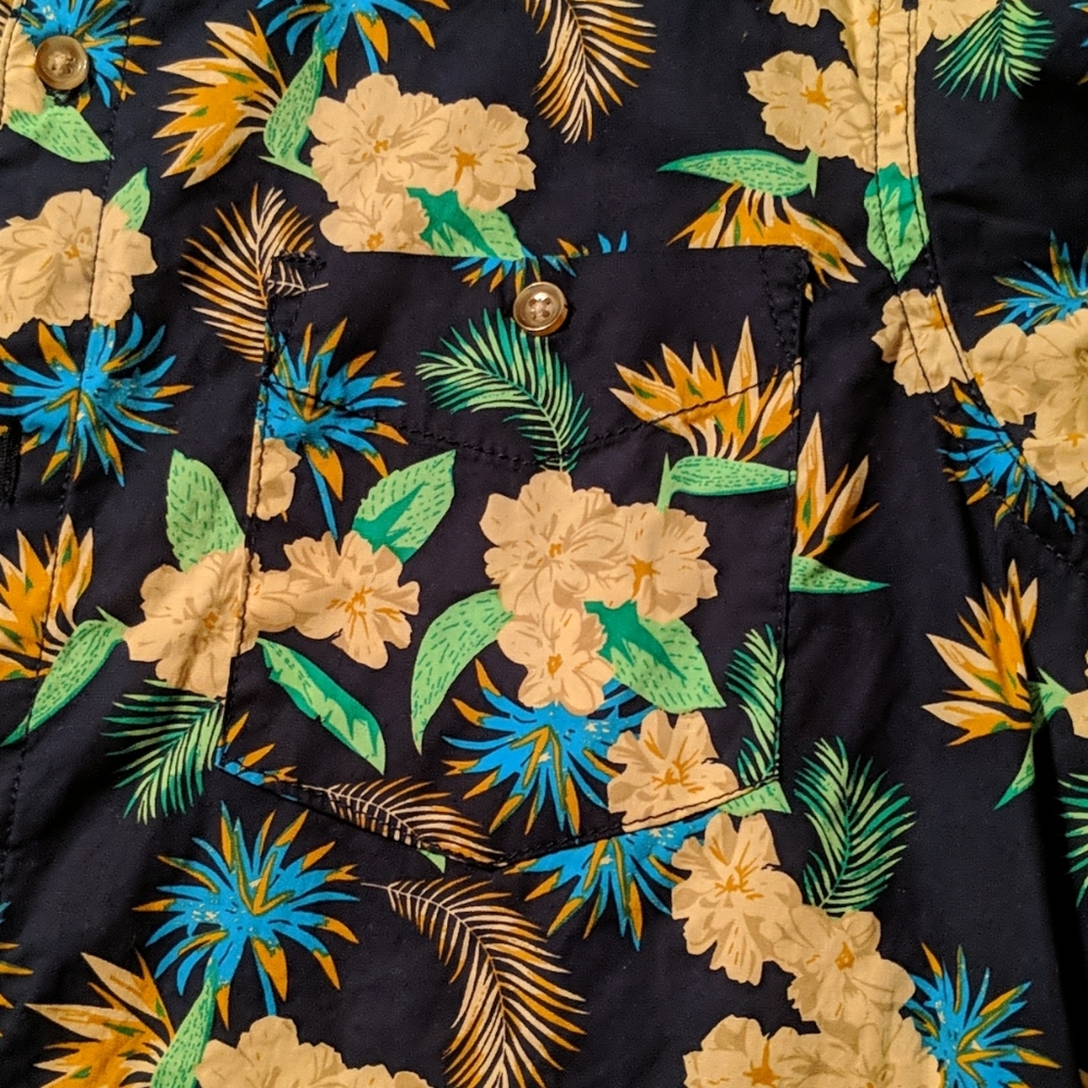 Men's Shirt - Picture 3 of 3